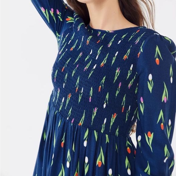 Urban Outfitters UO Kate Floral Smocked Midi Dress Size Medium - Picture 11 of 12
